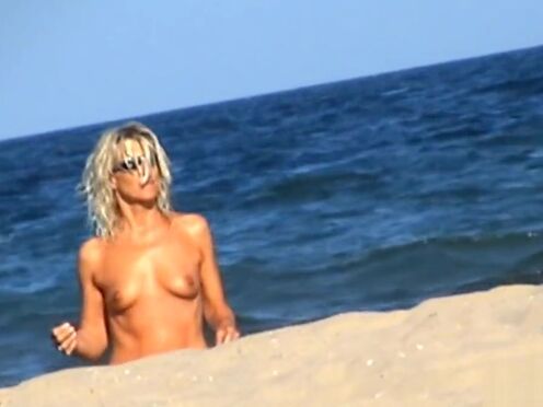 Порно ебет любовницу а жена защищает