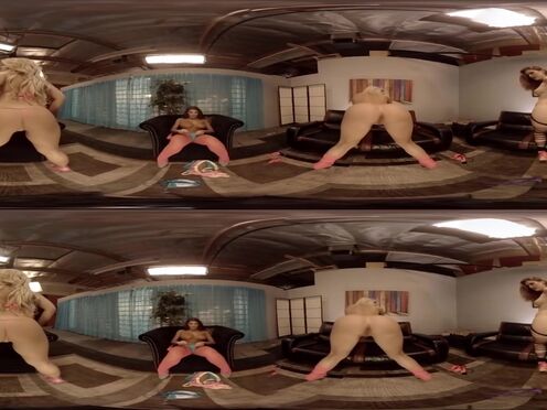 Негр трахнул пышную тетю на лестнице порно