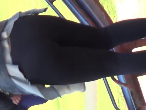 Куколд вылизывает сперму из старухи порно