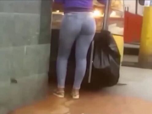 Внучка отработала долг деда сексом