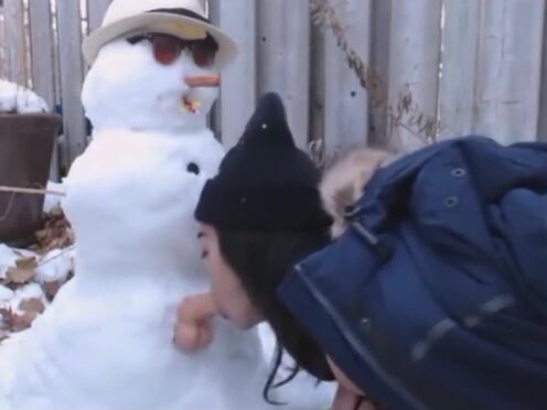 Подглядывает за родителей как занимаются сексом ночью