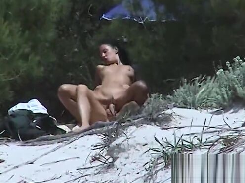 Муж усыпил жену и дал трахнуть другу