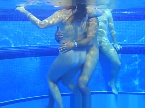 Секс с красивой фитоняшкой в лосинах