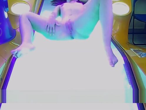 Трахают бабку в рот поочереди