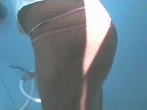 Малитал пони секс в ванной