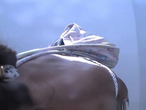 Голые женщины в самом соку трахаются