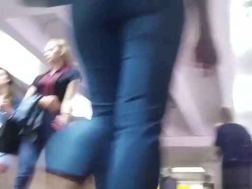 Секс видео сын утешает мать после развода