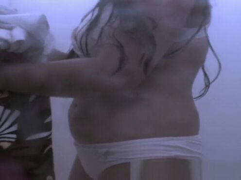 Во время секса упала с кровати русские