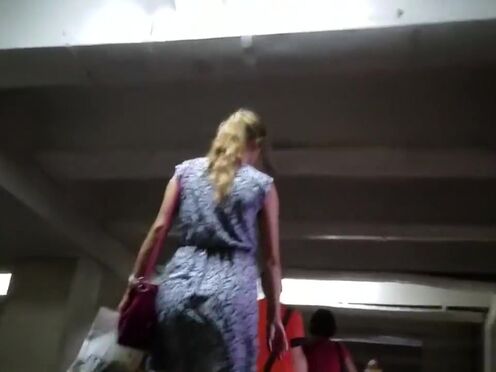 Повелась на дорогую тачку и дала секс