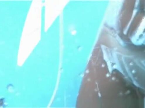 Мужик трахнул возле кровати зрелую женщину