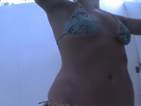 Секс с горничной в коридоре