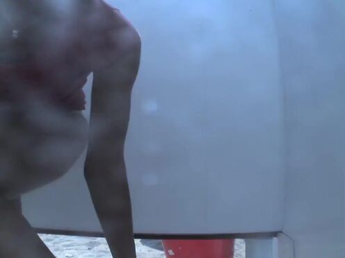 Порно мамки моет сына и помогает кончить