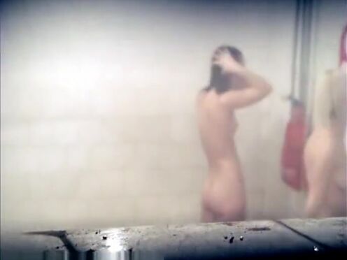 Мама и сынок секс в миссионерской позе