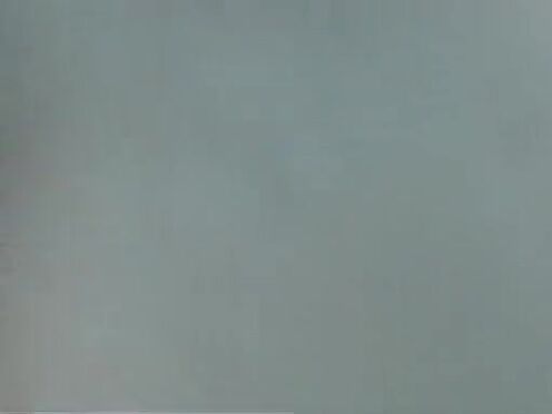 Порно телка в перчатках ебет подругу