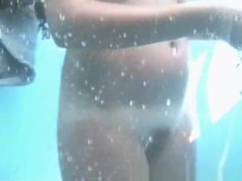 Секс с горничной на улице