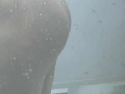 Порно жестко трахнул зрелую жену друга