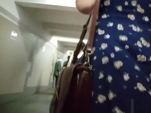 Девушка напала на мужчину и занялась сексом