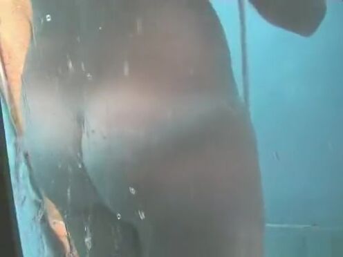 Быстрый лесбийский секс со страпоном