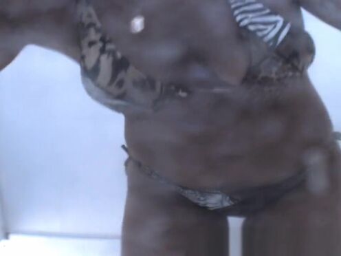 Мужик бросил свою любовницу она побежала секса