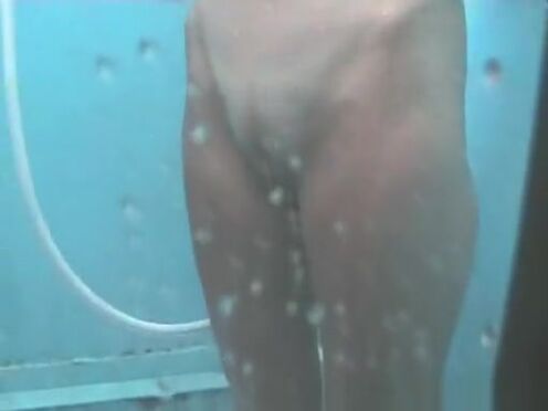 Парень разрешает свою девушку трахнуть секс сиськи