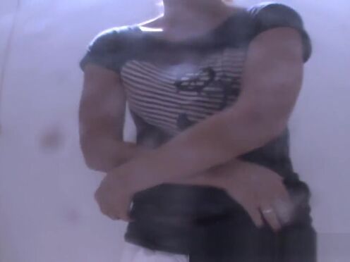 Порно гей сосет огромный волосатый хуй