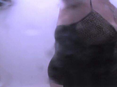 Девушка в прозрачных колготках и носочках порно