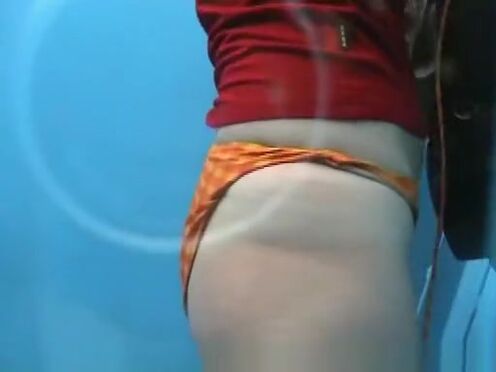 Раздолбанная лохматая пизда хлюпает во время секса