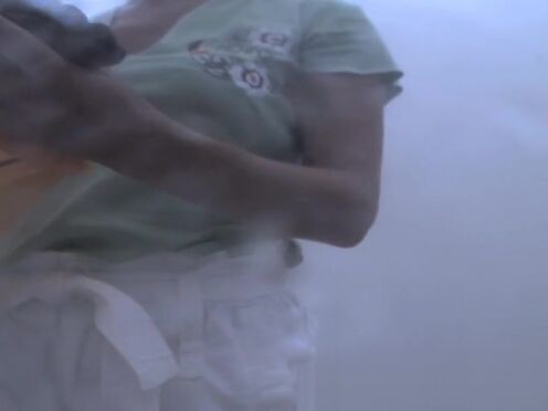 Секс ноги женщины на плечах мужчины видео