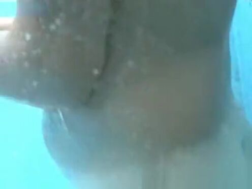 Трахнул сучку в юбке на улице