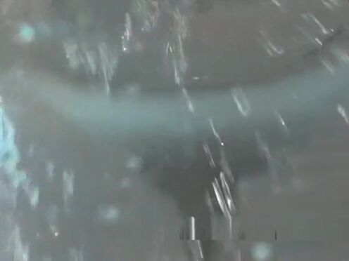 Секс видео девочка пьет сперму из презерватива