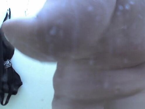 Отец насильно вылизал и трахнул молодую дочку