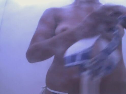 Трахнул телку в подъезде в питере