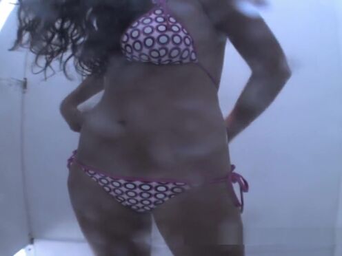 Два гинеколога измываются над бабой франция порно