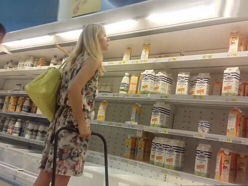 Порно мать сует руку в пизду дочке