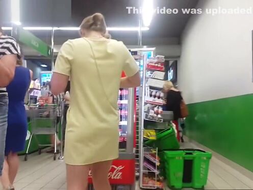 Смотреть порно фильм насилует на диване женщину