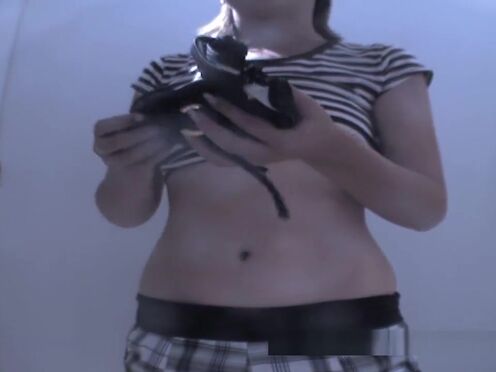 Секс лесби на кровати домашнее ночью пальцами