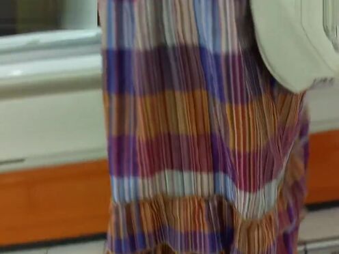 Уложил на спину и трахнул в рот