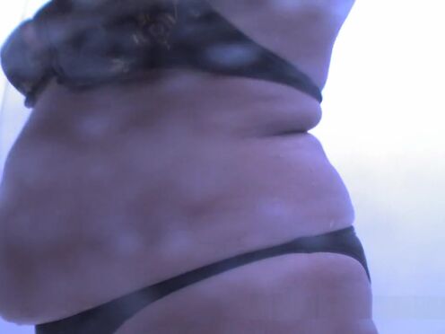 Секс с фитоняшкой на диване