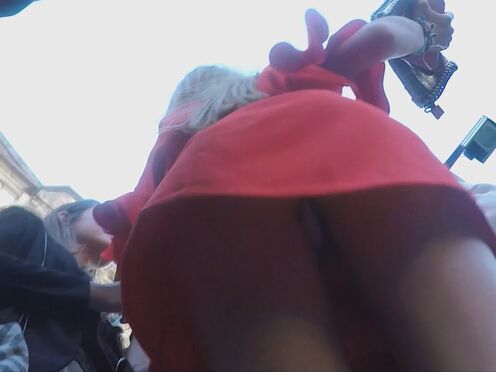 Секс худую толпой по очереди рабочие