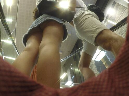 Момс биг титс энд сон анал