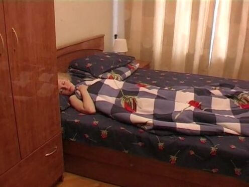 Секс видео мать мастурбирует и спалилась