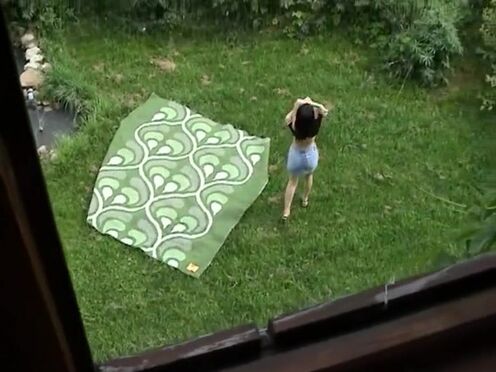 Сисястая залезла на лицо дает лизать порно