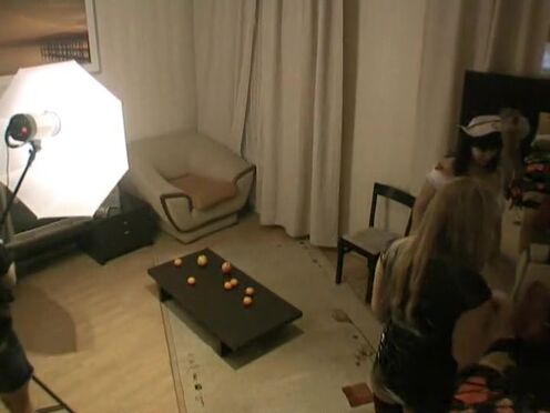 Порно муж запихает жене самотык стоя