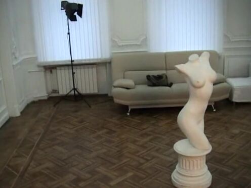 Секс насильно руку в попу