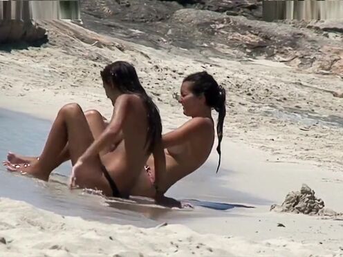 Порно глубоко засадил молодой соседке в попу