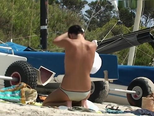 Ебет жену через трусы порно