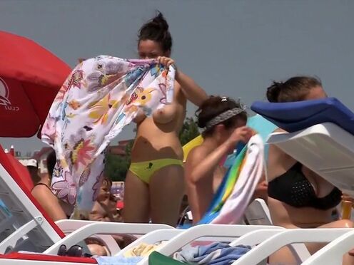 Видео порно девка мастурбирует в машине