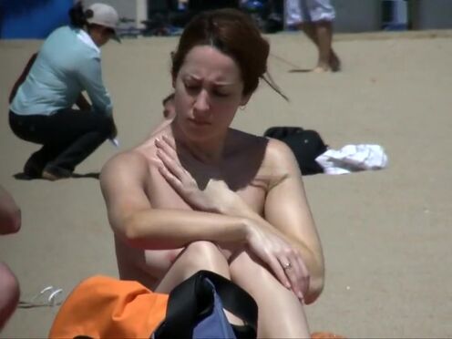 Порно видео зрелая лесби насильно принудила молодую