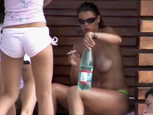 Порно две мамки дали отлизать