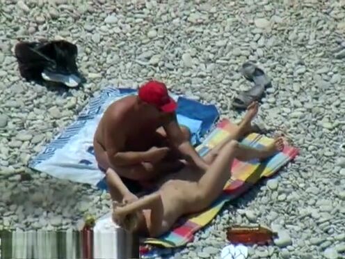 Порно где девушки имеют парней в попу